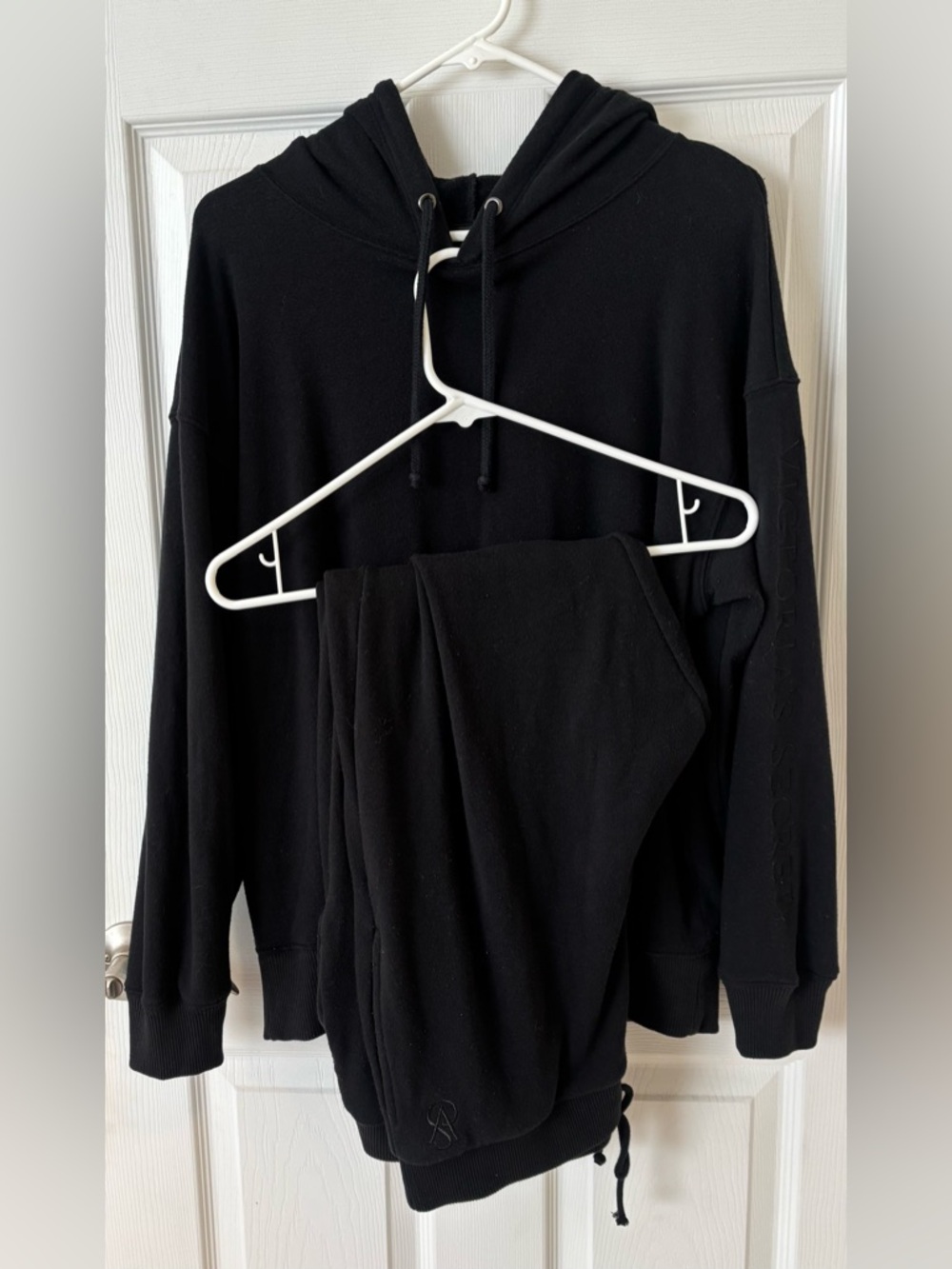 Victoria's Secret‎ Black Jogger Set